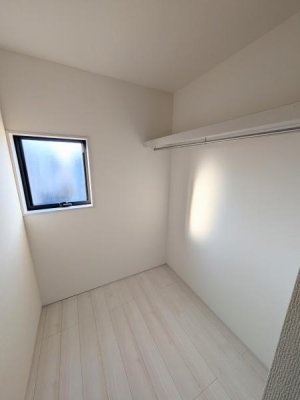 ���[�@2�K�[��
�������Ɏ��܂�؂�Ȃ����Ƒ��̋G�ߕ��̂��m���Ȃǂ����Ղ���[�ł��܂�