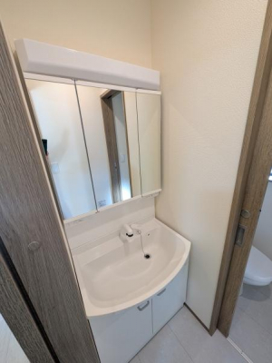 ���ʑ�E���ʏ��@�`����
2�K�F3�ʋ��t���V�����v�[�h���b�T�[