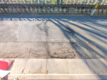 �O�ʓ��H�܂ތ��n�ʐ^�@-