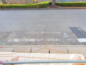 �O�ʓ��H�܂ތ��n�ʐ^�@-