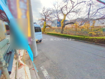 �O�ʓ��H�܂ތ��n�ʐ^�@-