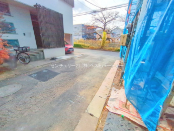 �O�ʓ��H�܂ތ��n�ʐ^�@-