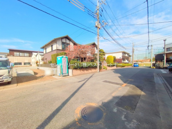 �O�ʓ��H�܂ތ��n�ʐ^�@-