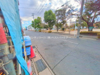 �O�ʓ��H�܂ތ��n�ʐ^�@-