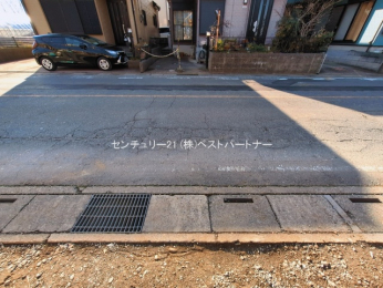 �O�ʓ��H�܂ތ��n�ʐ^�@-