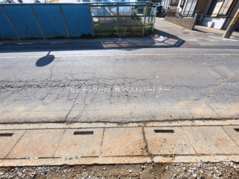 �O�ʓ��H�܂ތ��n�ʐ^�@-