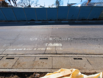 �O�ʓ��H�܂ތ��n�ʐ^�@-