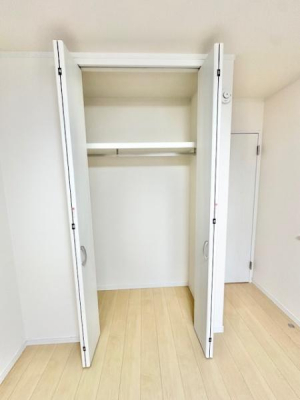 ���[�@���������X�b�L������
�N���[�[�b�g�^�b�v�����[�ł���