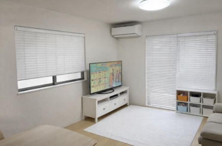 ���r���O�@������̖��邢���r���O�ł���
16������̂ŁA�_�C�j���O�e�[�u���ƃ\�t�@�[�R�[�i�[�ƕ�������
�������߂����܂���@�����Ԃ̗m��6�����g�����肢���ł���