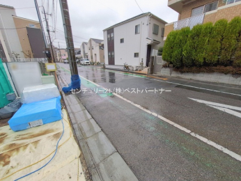 �O�ʓ��H�܂ތ��n�ʐ^�@-