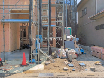 �O�ʓ��H�܂ތ��n�ʐ^�@-