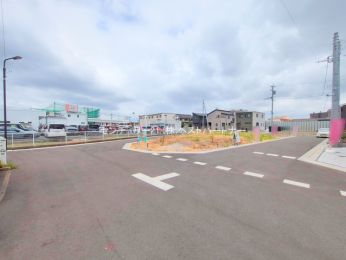 �O�ʓ��H�܂ތ��n�ʐ^�@-