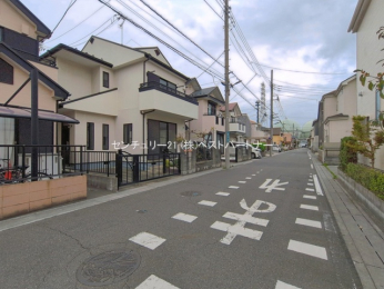 �O�ʓ��H�܂ތ��n�ʐ^�@-