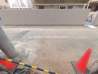 �O�ʓ��H�܂ތ��n�ʐ^�@-